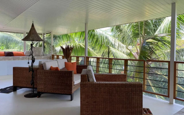 Mahina Apartment - Elegantly tropical