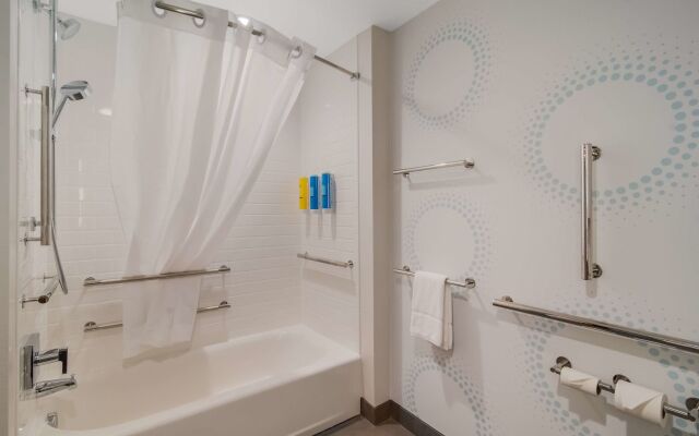 Tru By Hilton Wilson