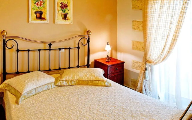 Cretan Villa Near Beach for 10