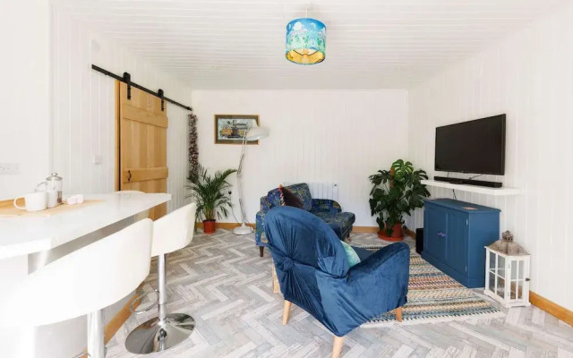 Cosy Cabin Retreat Close to Beaches