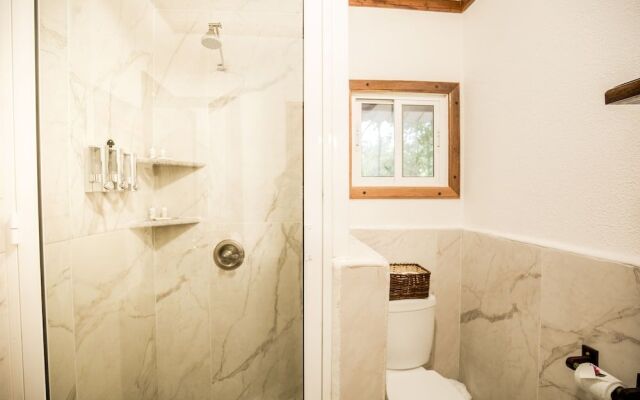 Falling Leaves Lodge