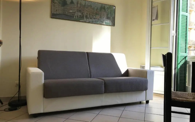 BH - 4 PEOPLE - Flat close to railway station and sea