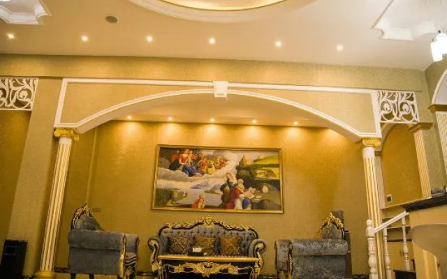 Xingshan Luoma Holiday Hotel