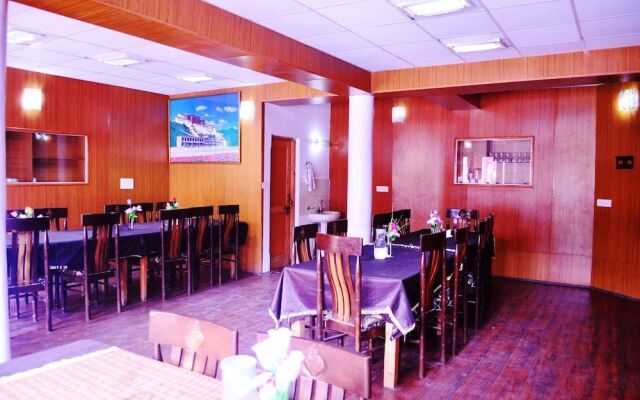 Hotel Kanika Himalayan View