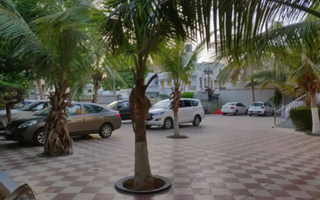 Damji Hotel