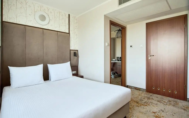 Metropolo by Golden Tulip