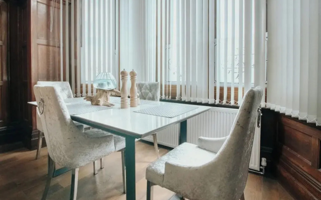 Outstanding Massive Apartment With Character