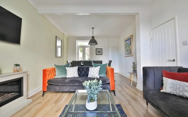 Neath Valley Family Haven Near Waterfalls