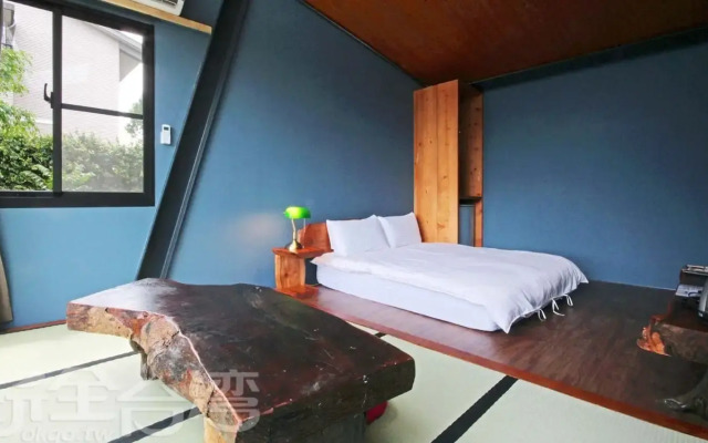 Yue Lake Backpackers