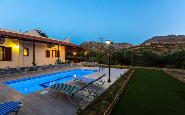 Gorgeous Villa With Pool & Gardens