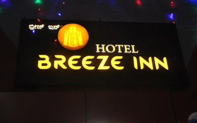 Oyo 10450 Breeze Inn