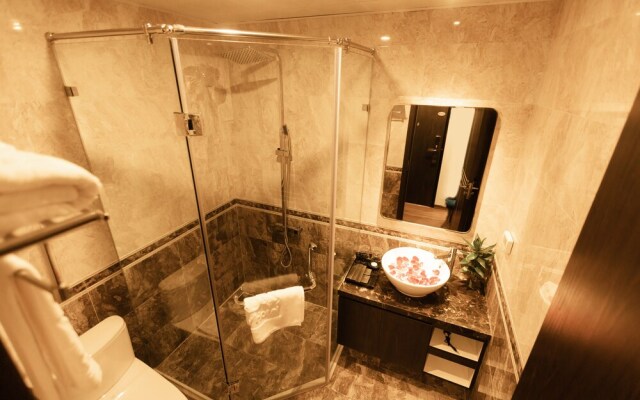 Hồng Vận Hotel