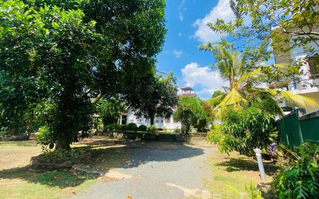 colonial bungalow