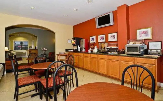 Best Western Golden Triangle Inn - Closed