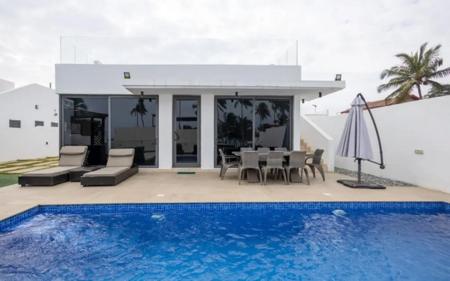 Tills No1 Beach Hotel