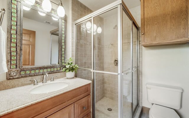 Lake Travis Waterfront Retreat