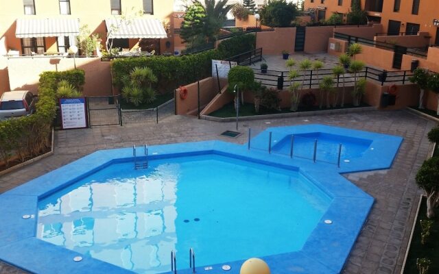 El Medano, Cabezo beach, pool & parking