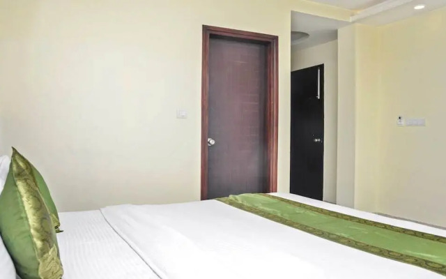 OYO 12074 Vikrant's Residency