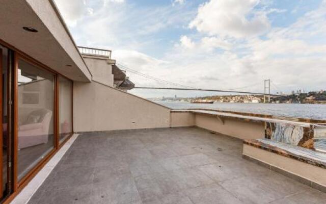 Luxurious Waterfront Mansion with Amazing Bosphorus View
