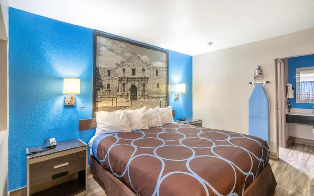 Super 8 San Antonio Riverwalk Area