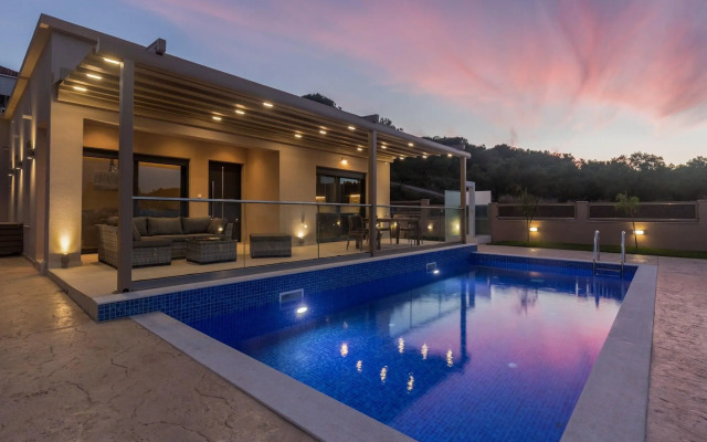 Amelia Residence