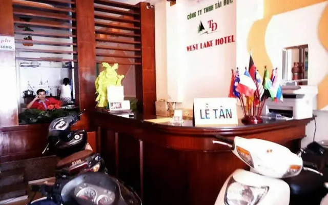 Westlake Hotel - Lac Long Quan