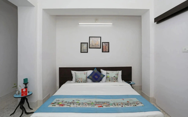 OYO 10298 Home near Sukhadia Circle