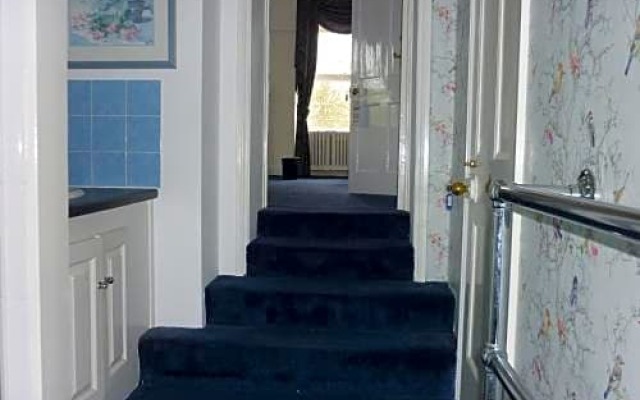 Stonelands House