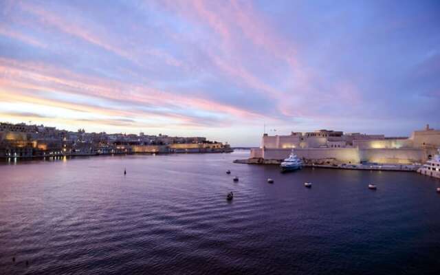 Senglea Suites
