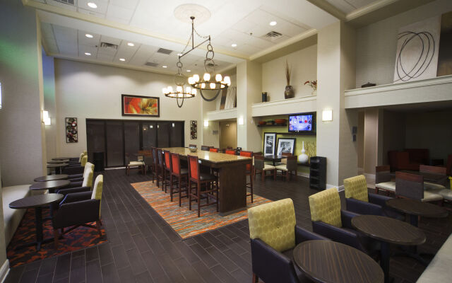 Hampton Inn & Suites Valdosta/Conference Center