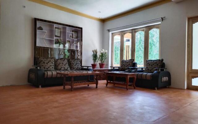 La-Tsas Guest House