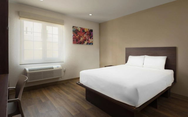 Extended Suites Queretaro Juriquilla