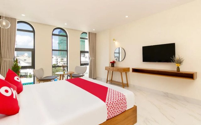 Oyo 541 Maple Suite Hotel