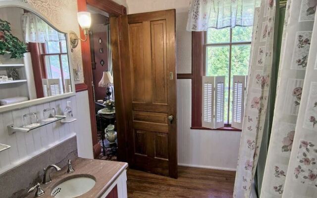 Grand Victorian B&B Inn