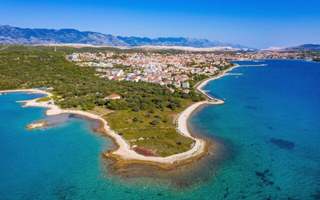 Room in Guest Room - Cozy Room Near Beach L