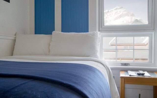 Blue Mountain Lodge Bed & Breakfast