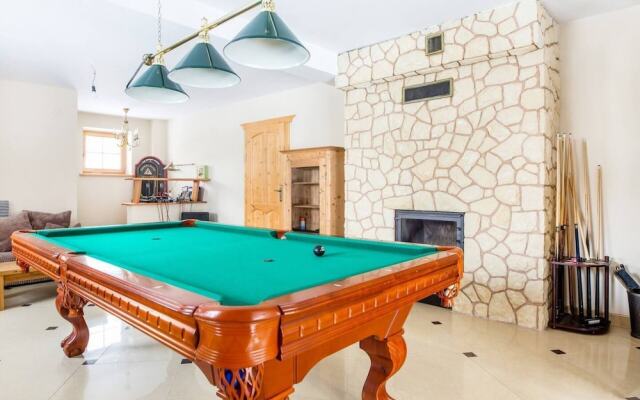 Beautiful Large Villa in Tylmanowa