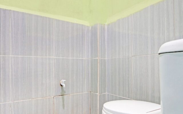 SPOT ON 92914 Meranti HomestayNearJembatan Siak