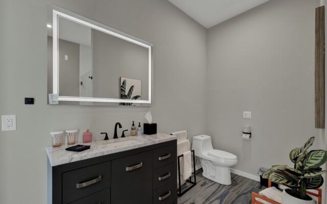 The Bentley Hotel - Popeye Room - Pool View