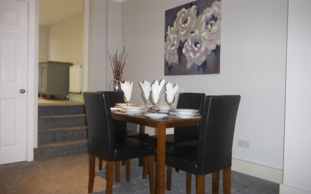 Select Serviced Accommodation - Canal Walk