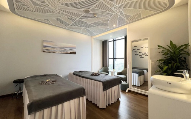 Peninsula Hotel Danang
