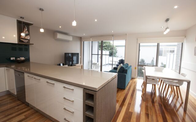 7 Falls Apartments