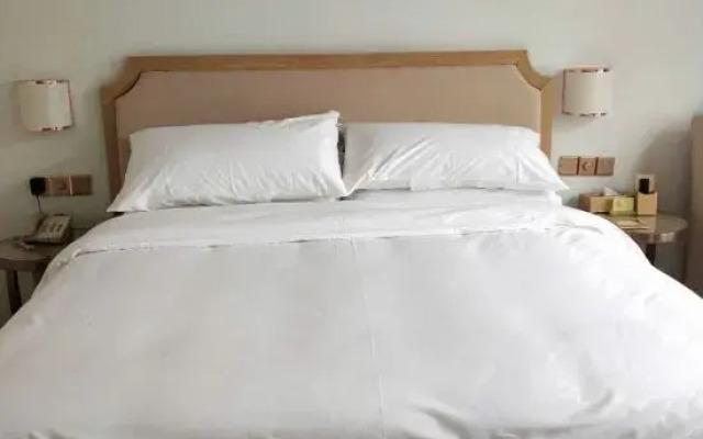 Vienna 3 Best Hotel (Wuxi Shuofang International Airport, Hongshan)