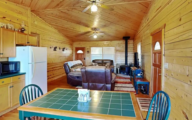 Peek-a-Boo Cabin by Ruidoso Vacation Rentals