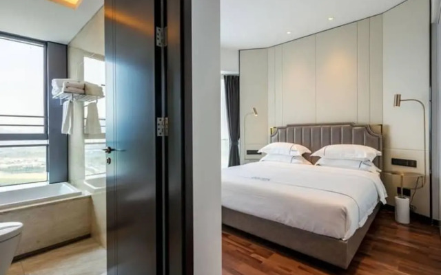 Platinum Stearns Hotel