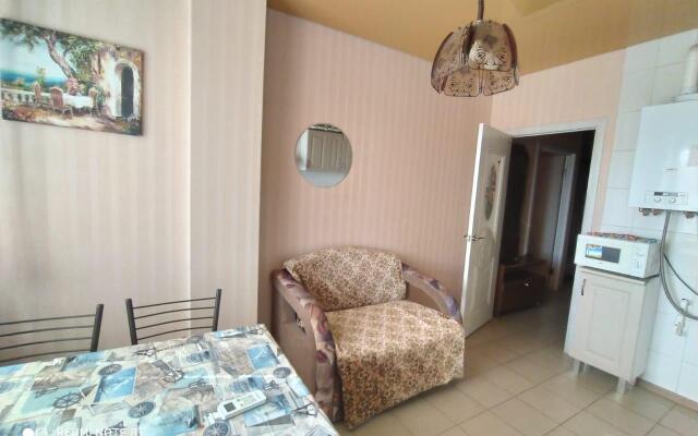 День и ночь на улице Краснознамённая