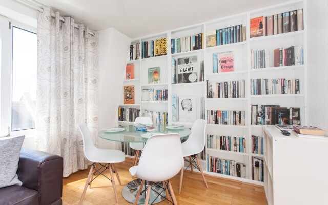 Oxford Street & Soho Modern 2 Bed Apt