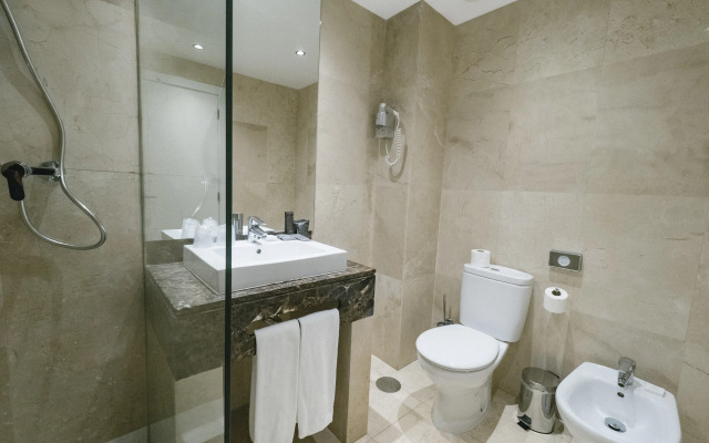 Topazio Vibe Beach Hotel & Apartments - Adults Friendly