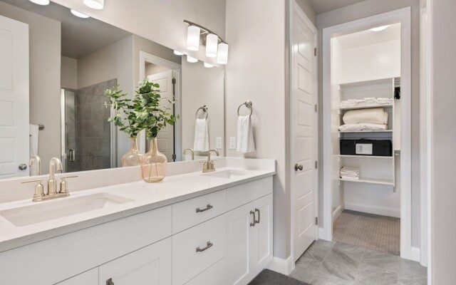 Grand Getaway 10 Bedroom Townhouse