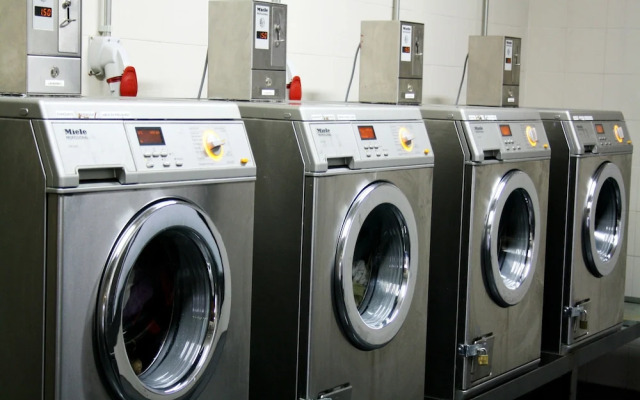 Residencia Universitaria Resa Giner de los Ríos - Hostel